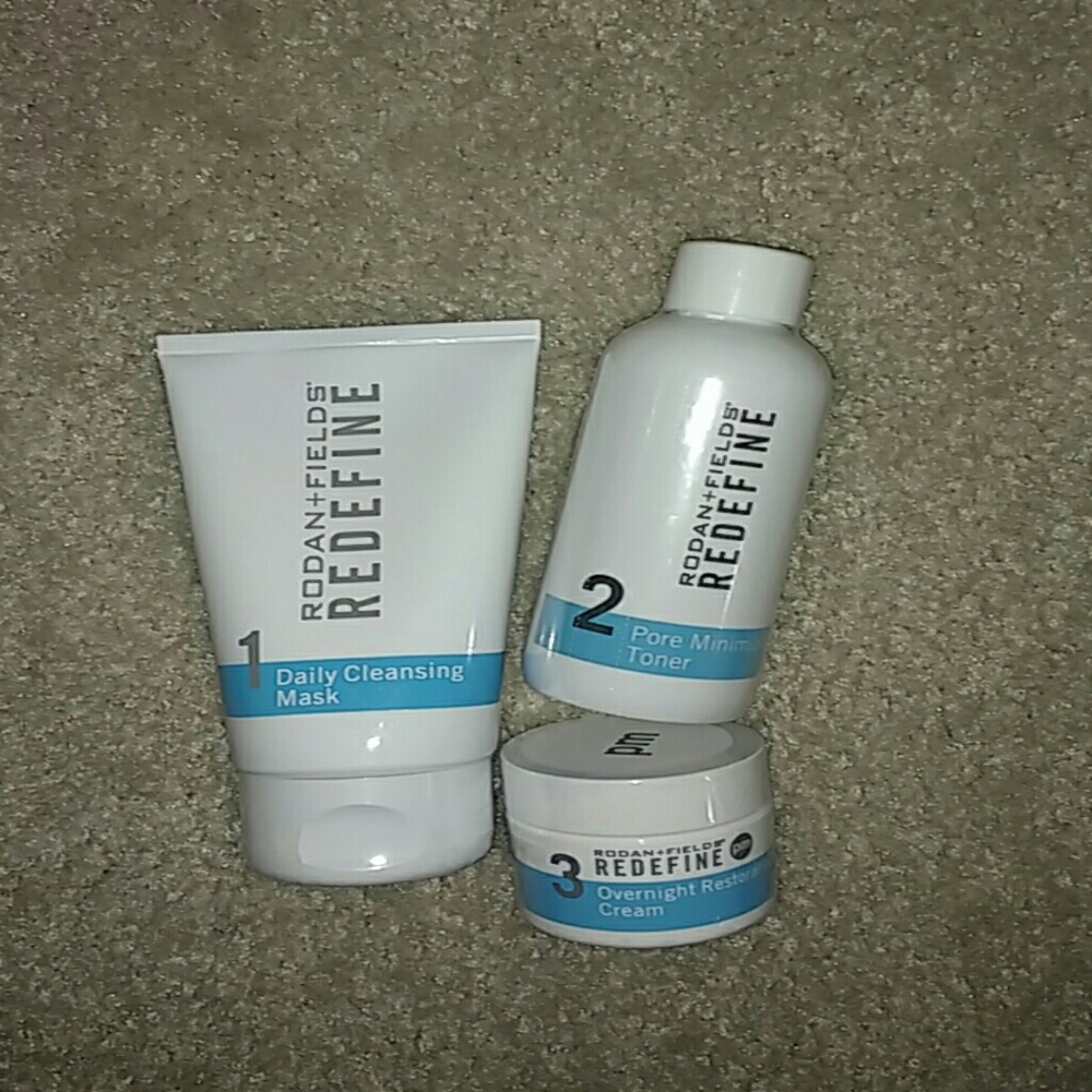 NIB Rodan & Fields Redefine (missing AM cream)